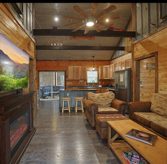 Rustic Modern Cabin With Hot Tub Near Rafting And Great Smokey Mountains Bryson City Exterior foto