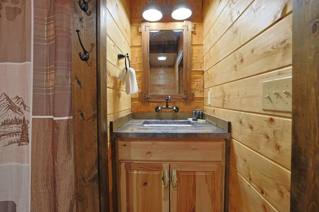Rustic Modern Cabin With Hot Tub Near Rafting And Great Smokey Mountains Bryson City Exterior foto