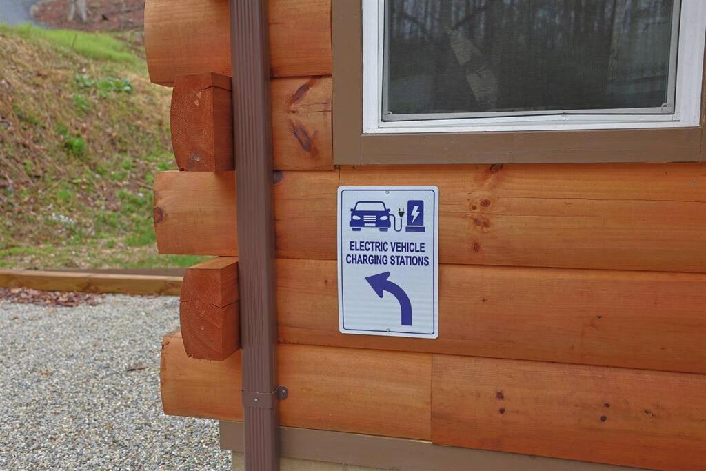 Rustic Modern Cabin With Hot Tub Near Rafting And Great Smokey Mountains Bryson City Exterior foto
